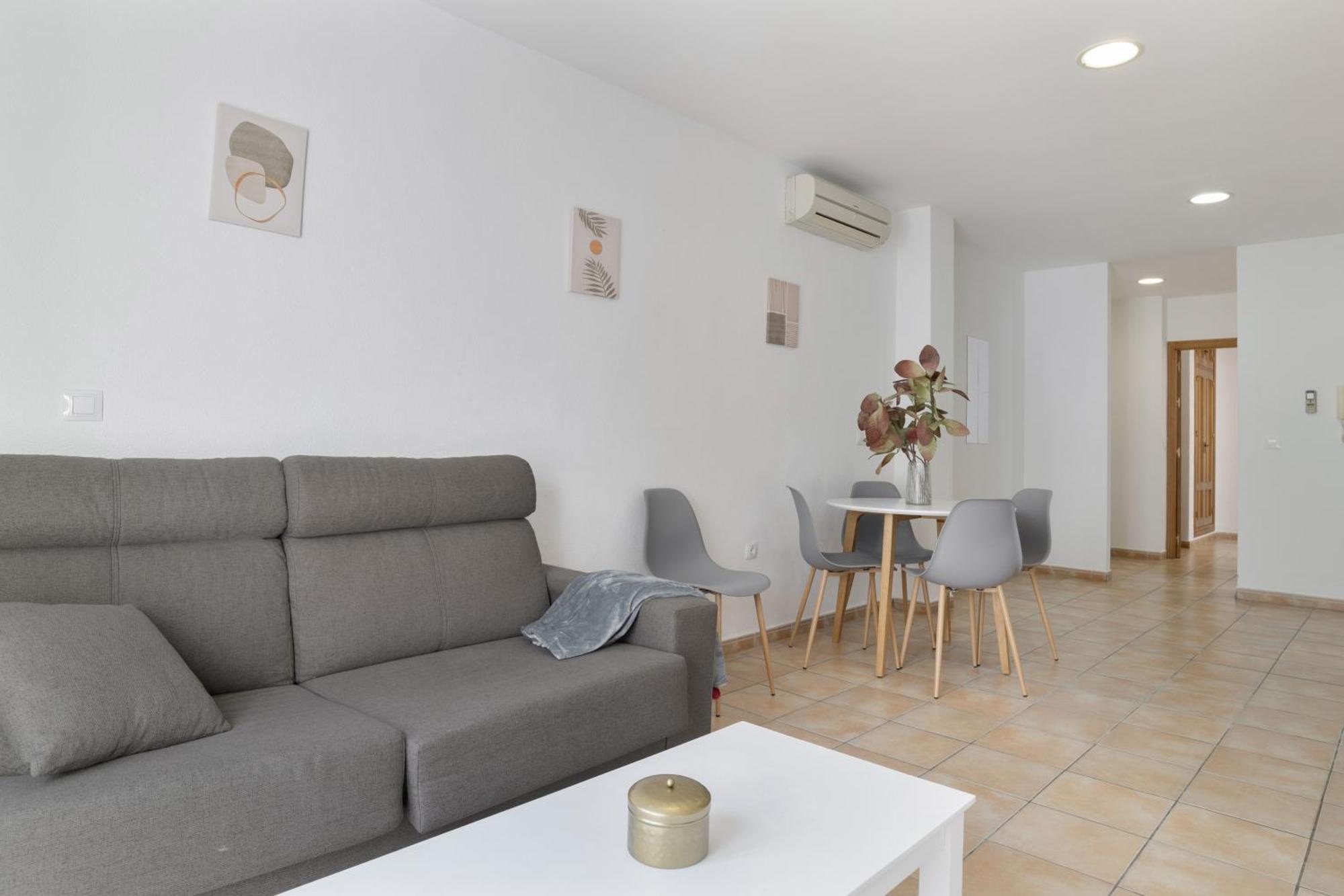 Apartamento Perez Zara 5 โกนิล เด ลาฟรอนเตรา ภายนอก รูปภาพ